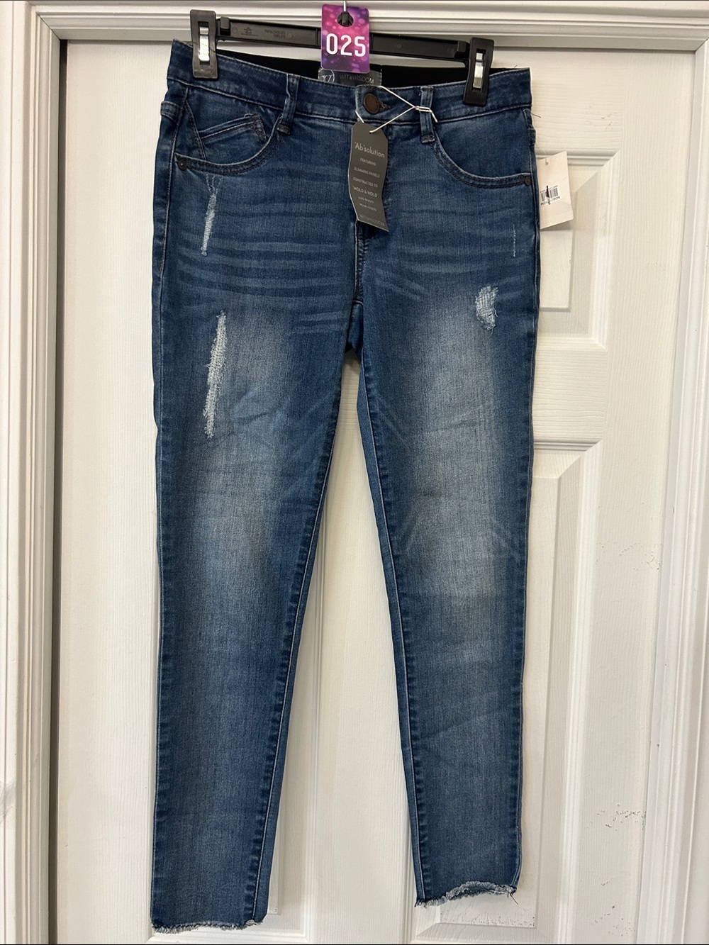 Wit & Wisdom Medium Wash Distressed Skinny Jeans